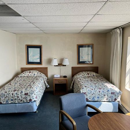 Shoreline Inn Grand Marais Bagian luar foto