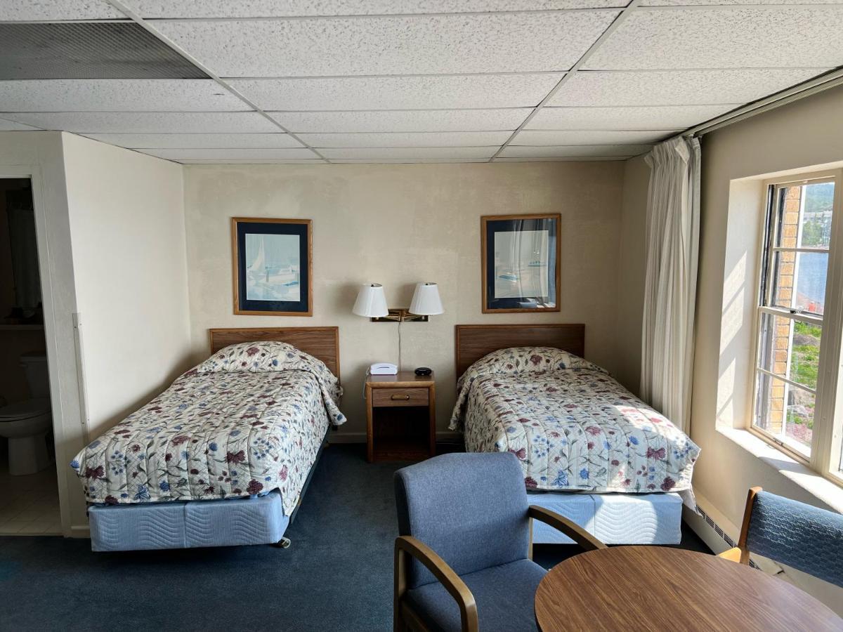 Shoreline Inn Grand Marais Bagian luar foto