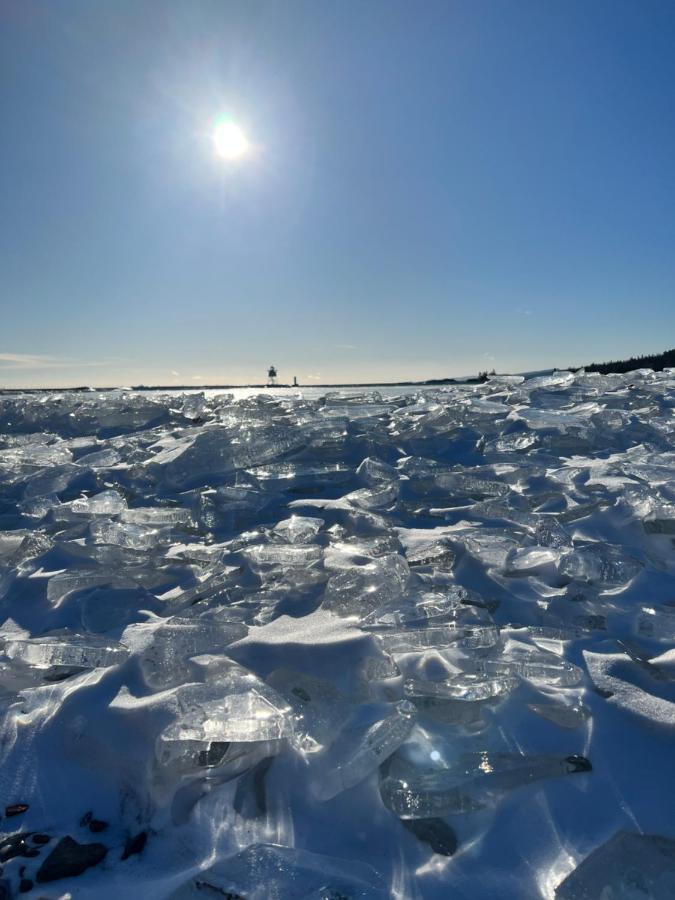 Shoreline Inn Grand Marais Bagian luar foto