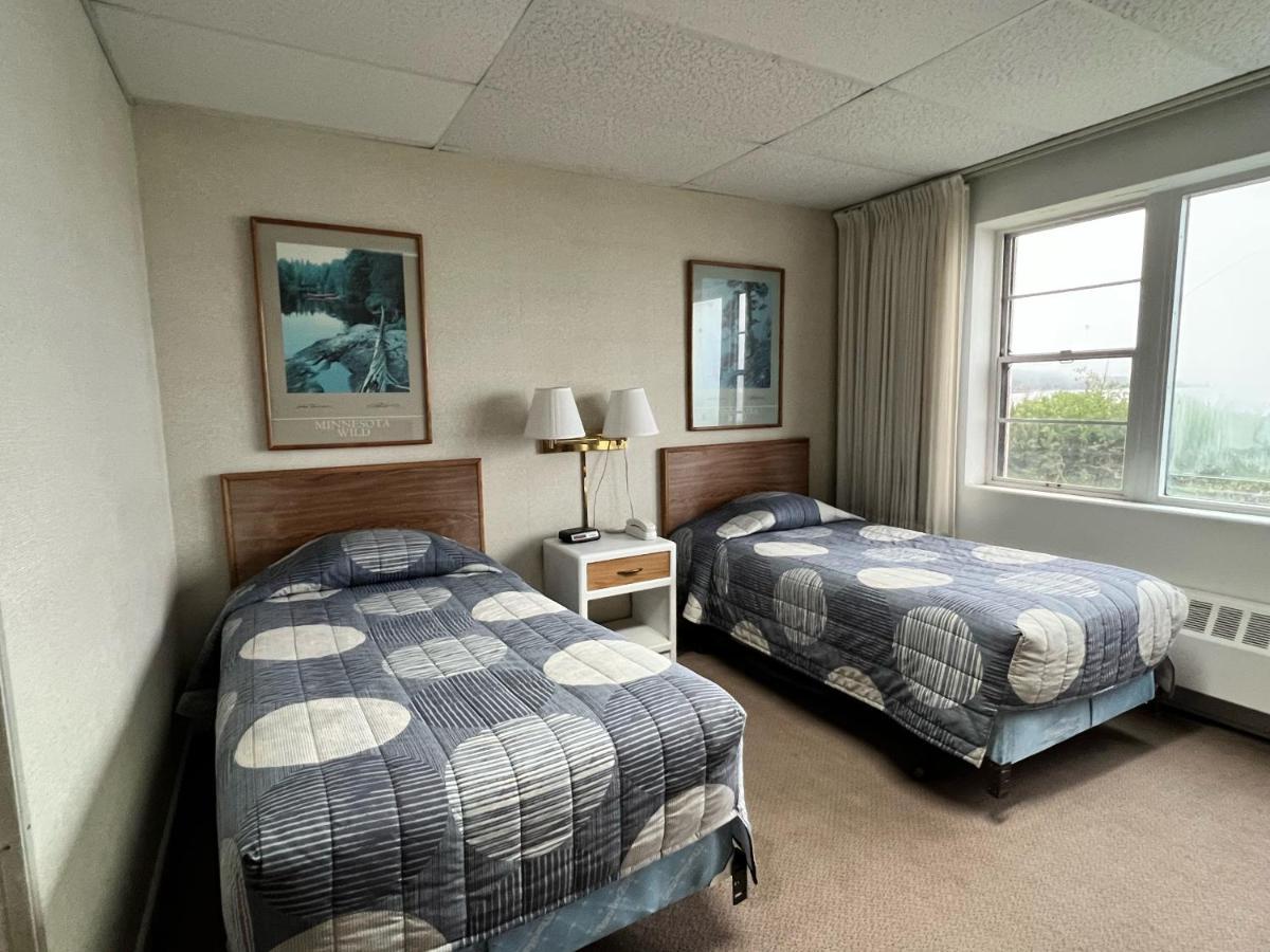 Shoreline Inn Grand Marais Bagian luar foto
