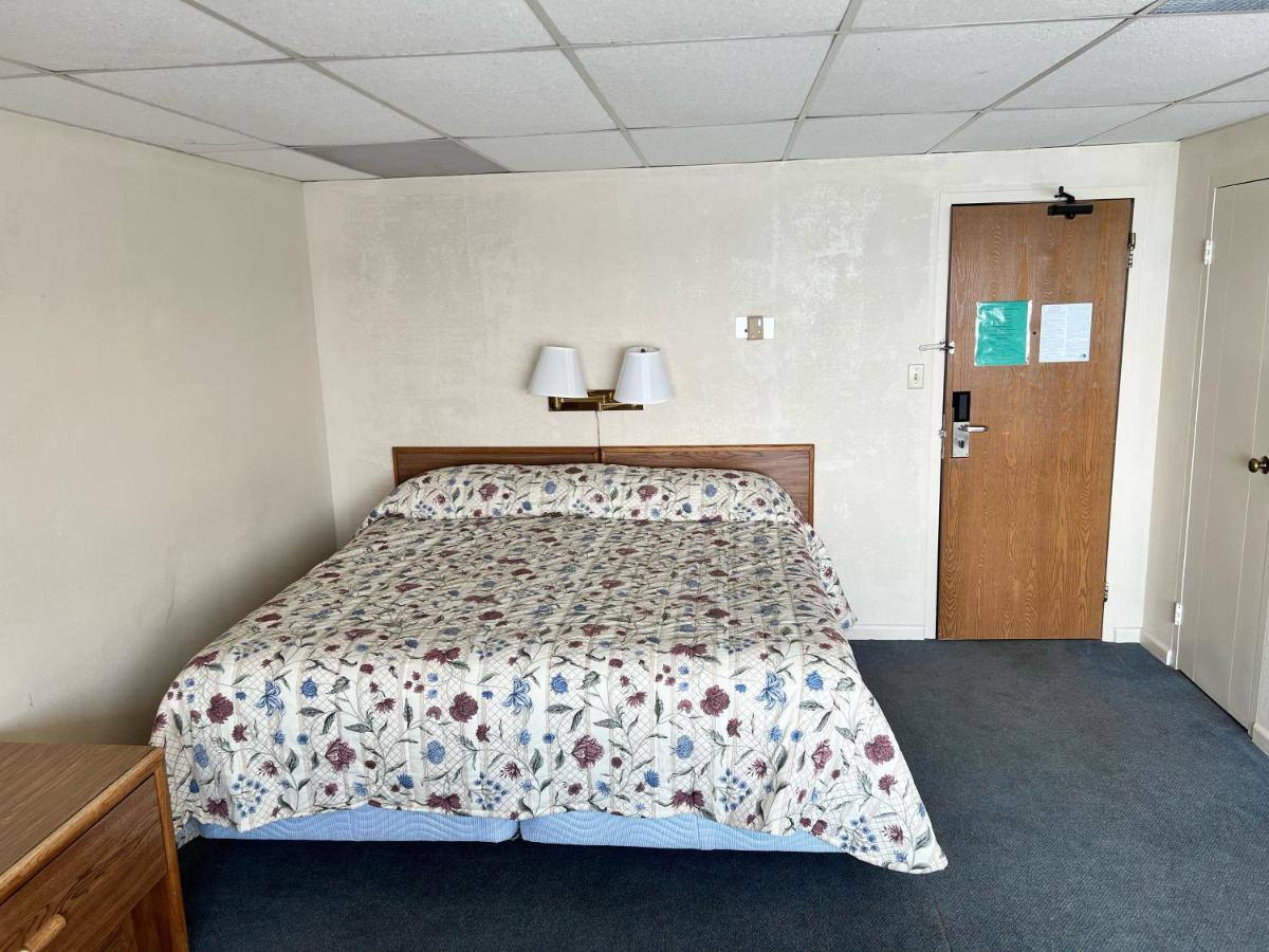 Shoreline Inn Grand Marais Bagian luar foto