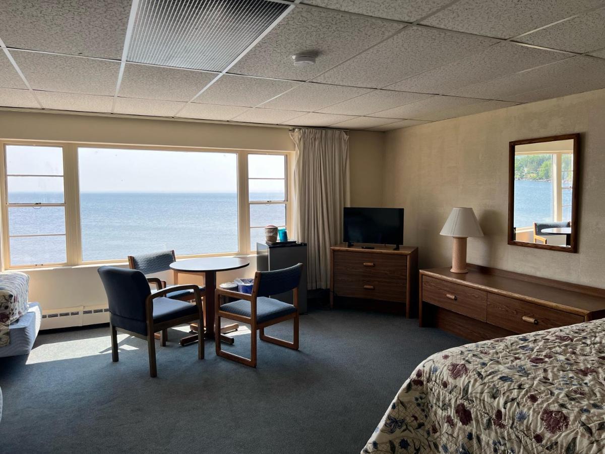 Shoreline Inn Grand Marais Bagian luar foto