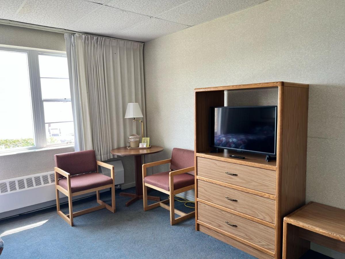 Shoreline Inn Grand Marais Bagian luar foto