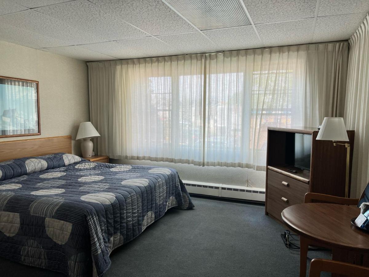 Shoreline Inn Grand Marais Bagian luar foto